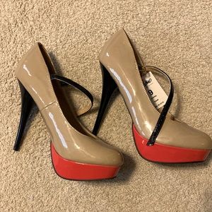 Paisley and blush colored heels with black strap